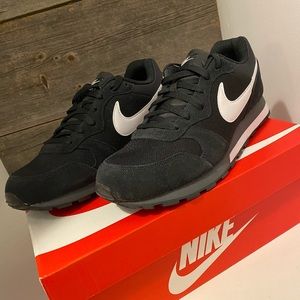 Men’s Black Nike MD Runner